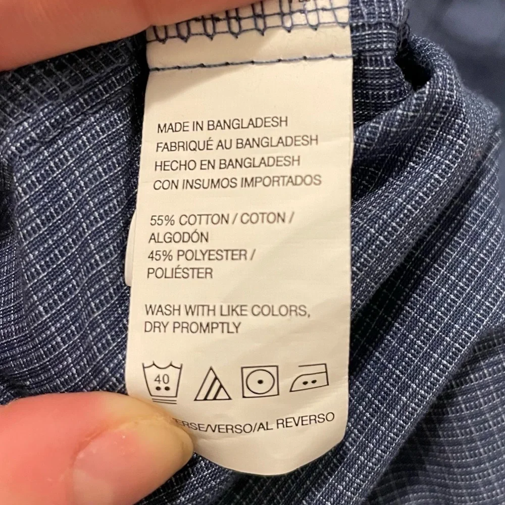 Van Heusen Men’s Short Sleeve Button Up. NWOT - Picture 4 of 5